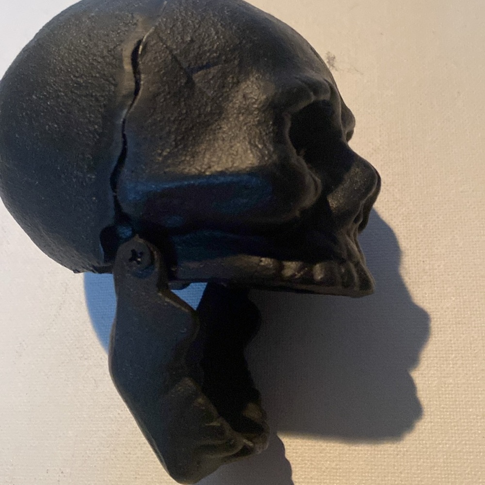 Vintage Iron Metal, Heavy Black Skull with Moving Jaw - Picture 2 of 7